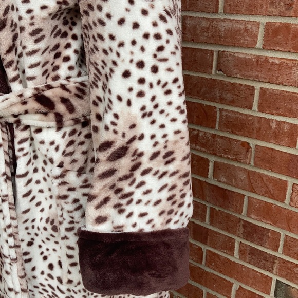Natori Cheetah Print/Brown Faux Fur Trim Long Robe - Picture 4 of 9